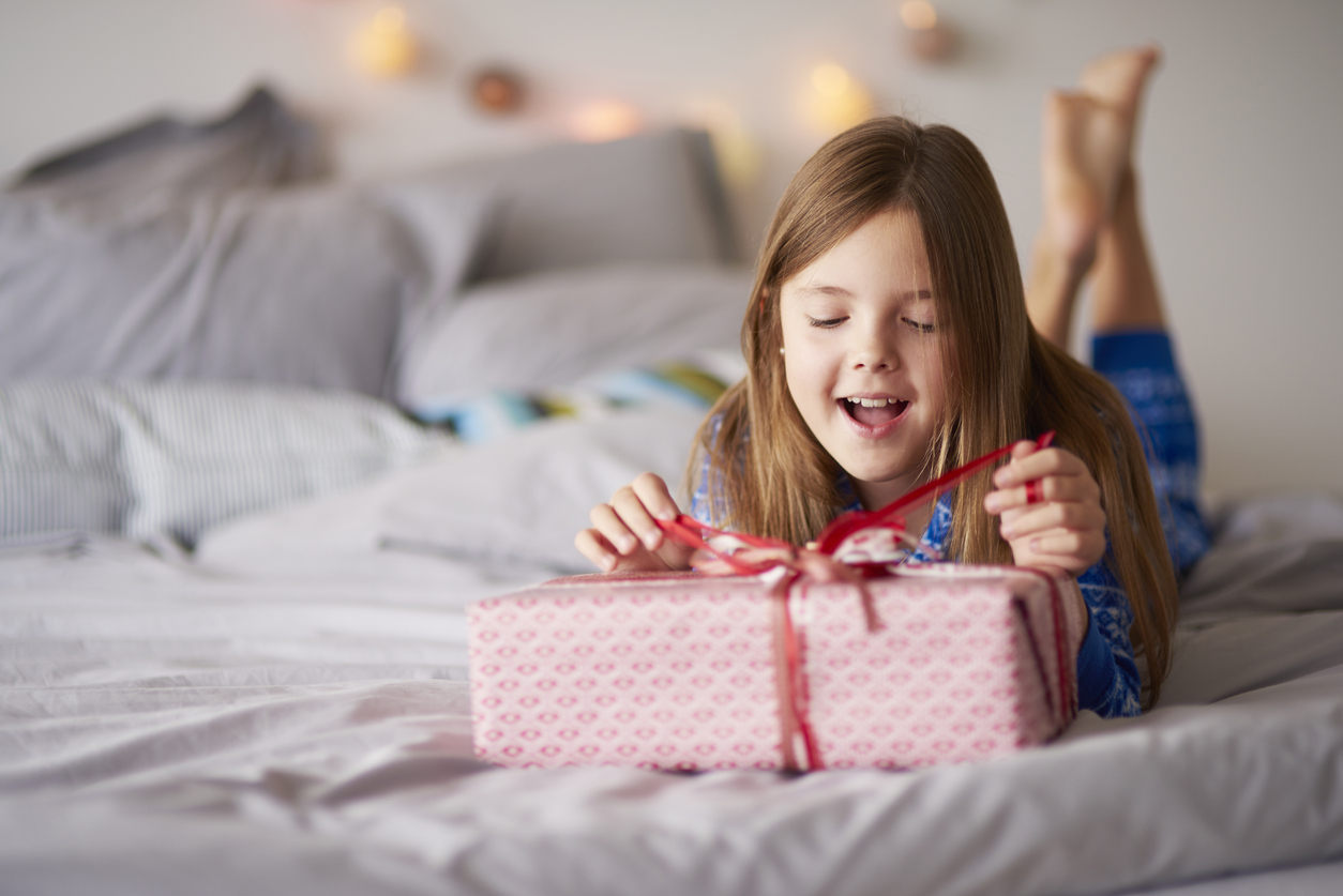 Para brincar dentro de casa ou divertir-se ao ar livre com todo cuidado, o presente perfeito para o Dia das Crianças está nas Lojas taQi!