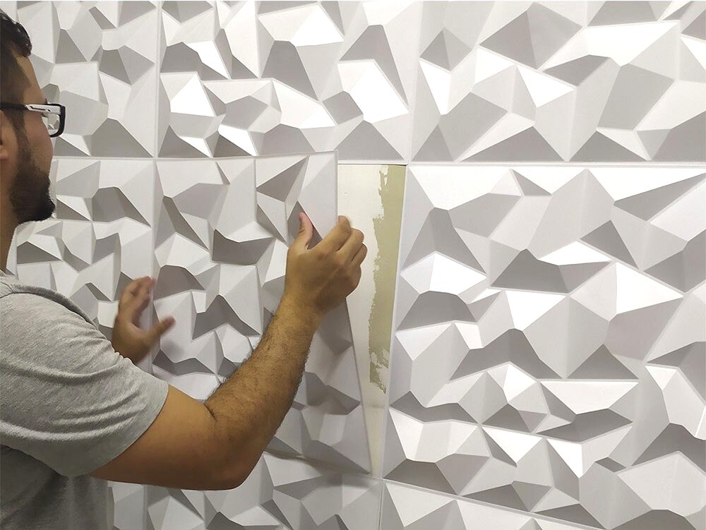 instalacao-de-placa-autocolante-para-parede