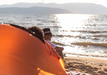 Que tal um acampamento de verão nas férias de 2026? Veja dicas práticas para acampar no calor com muito conforto, segurança e diversão