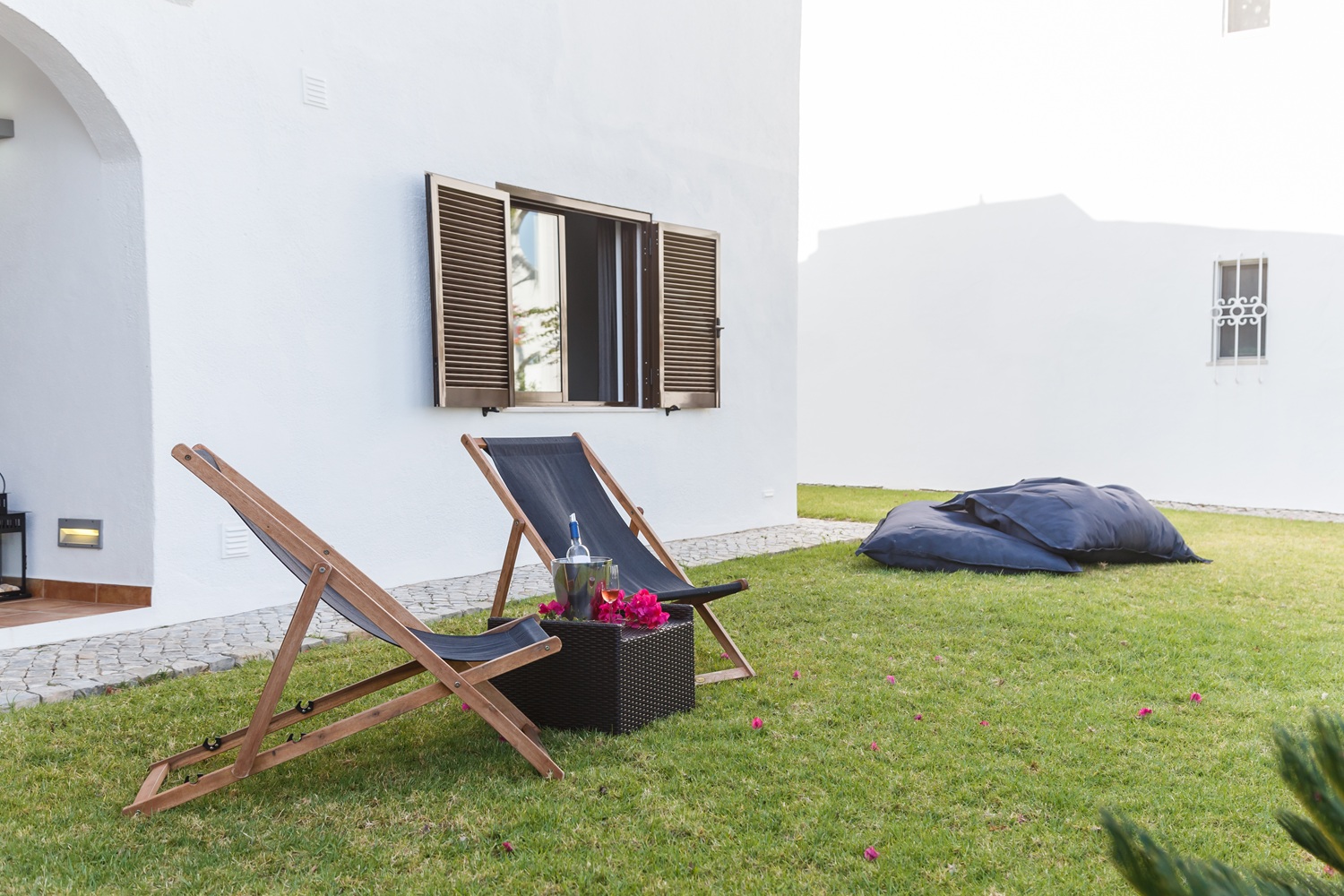 Planejando a reforma da casa de praia? Confira 3 ideias práticas para renovar seu refúgio litorâneo com conforto, economia e estilo!