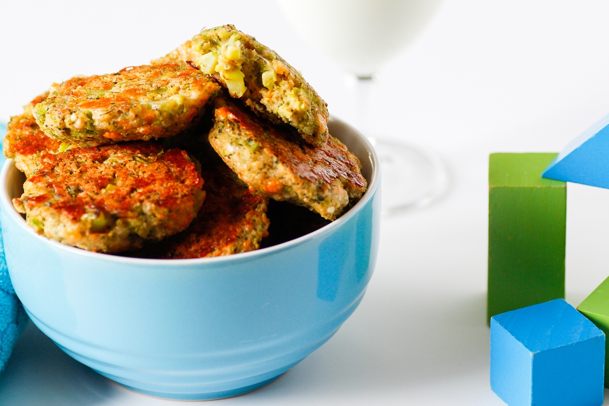 bolinho-de-arroz-com-brocolis-e-queijo