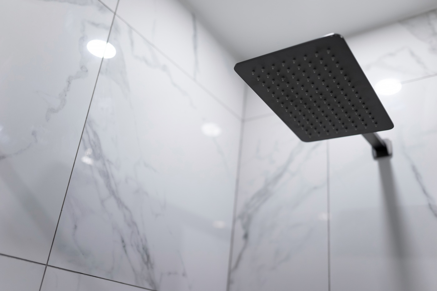 Um bom banho é um item essencial para a qualidade de vida. Saiba como a sua casa pode receber o chuveiro a gás e como funciona a instalação